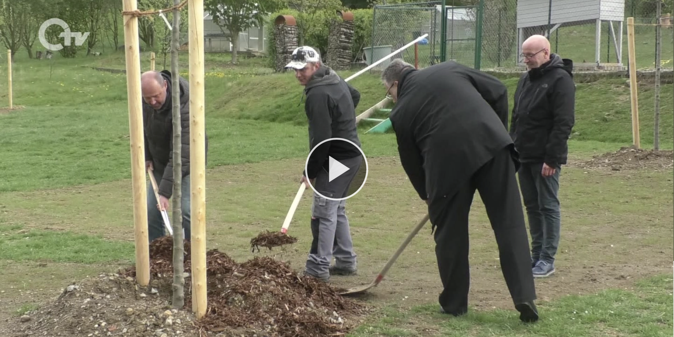 Waldthurn: Baumpflanzaktion „Streuobstwiese“ Video von der Baumpflanzaktion